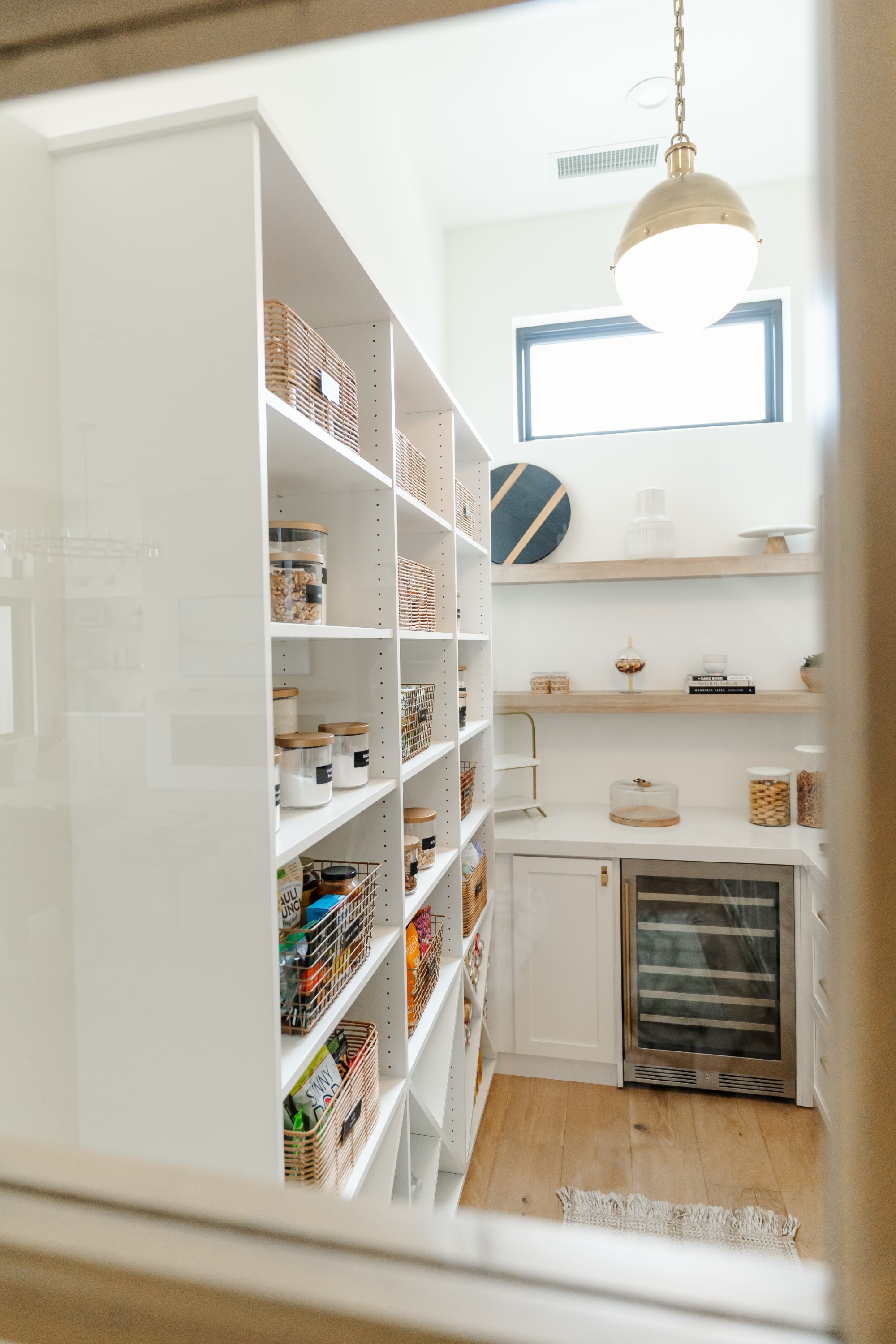 Butler's Pantry thumbnail 7