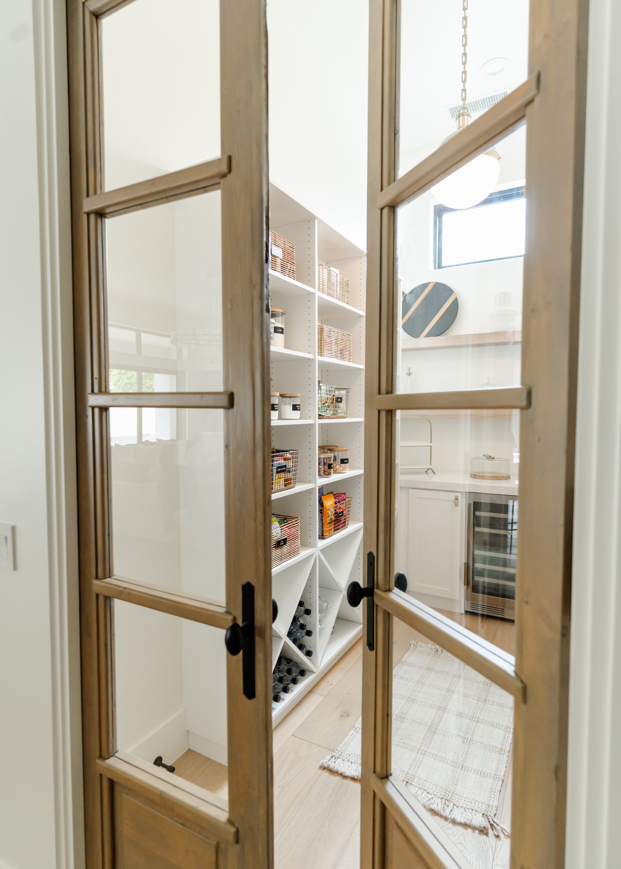 Butler's Pantry thumbnail 9