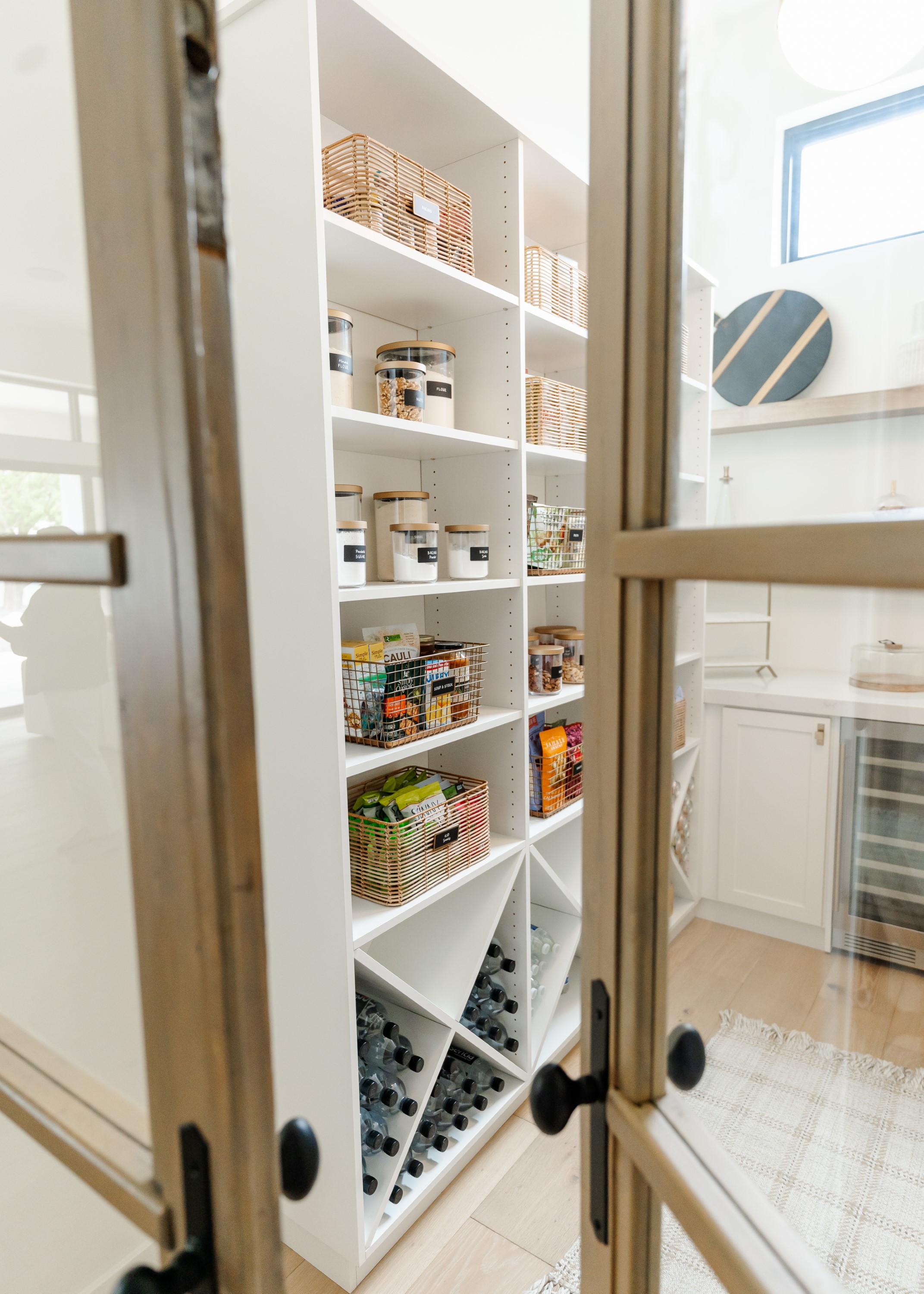 Butler's Pantry thumbnail 10