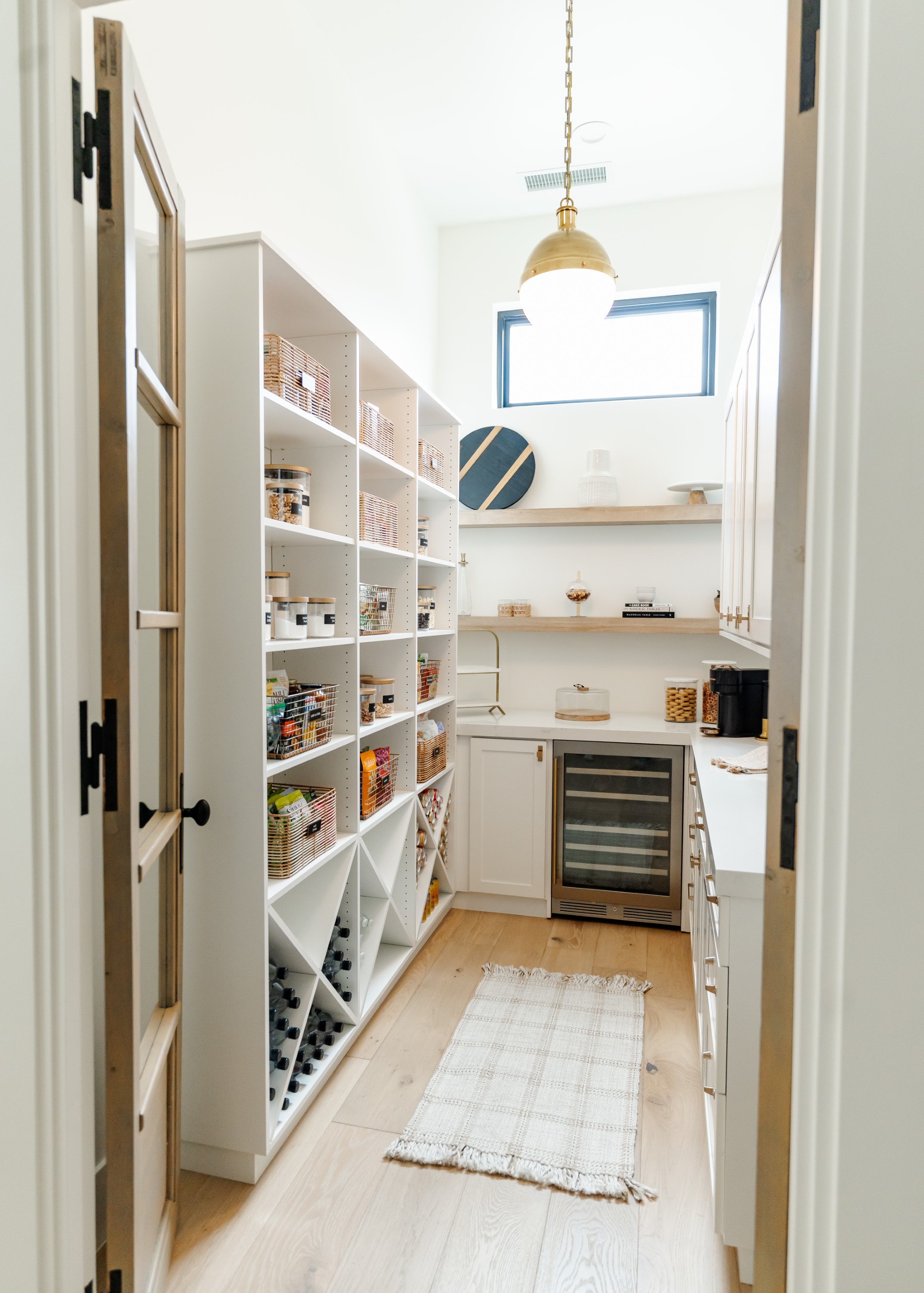 Butler's Pantry thumbnail 11