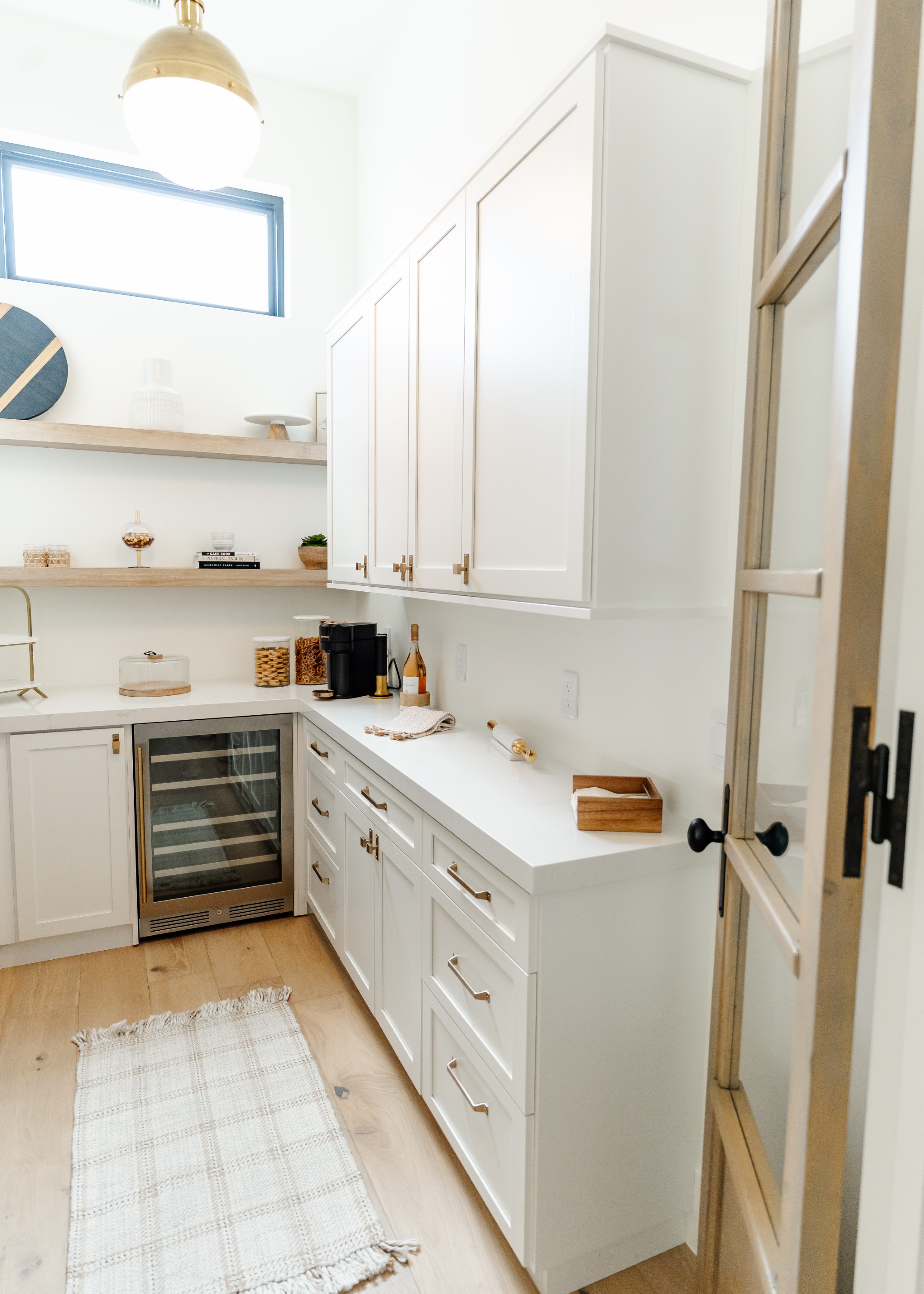 Butler's Pantry thumbnail 13