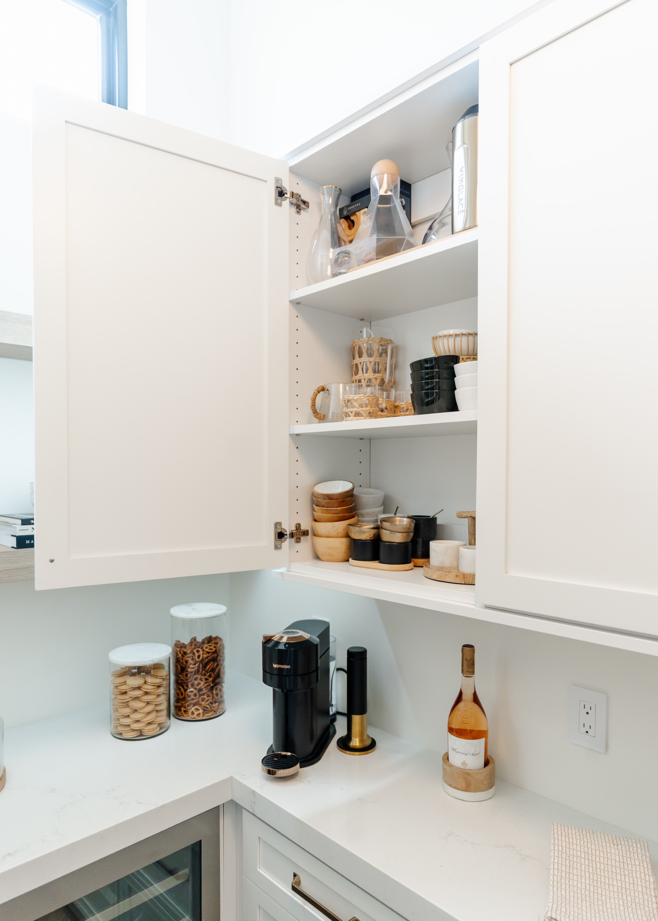 Butler's Pantry thumbnail 22