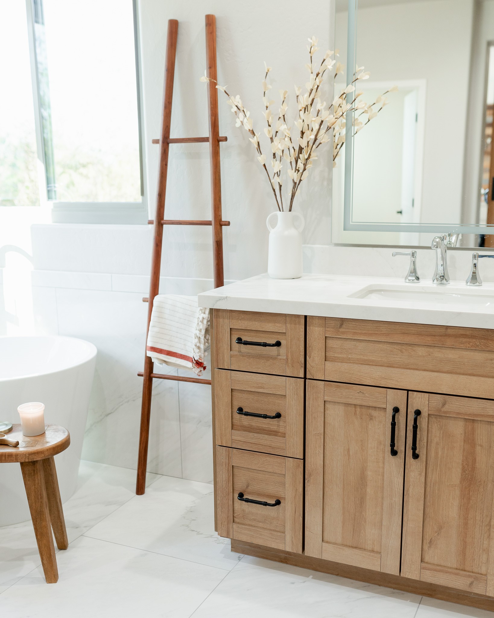 Bathroom in Summer Oak thumbnail 7
