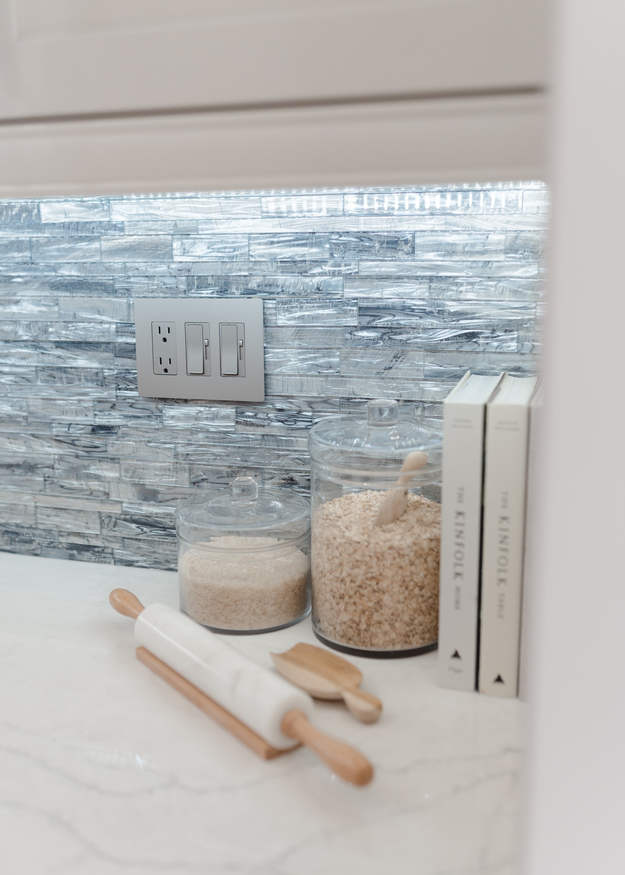 Kitchen with Island thumbnail 10