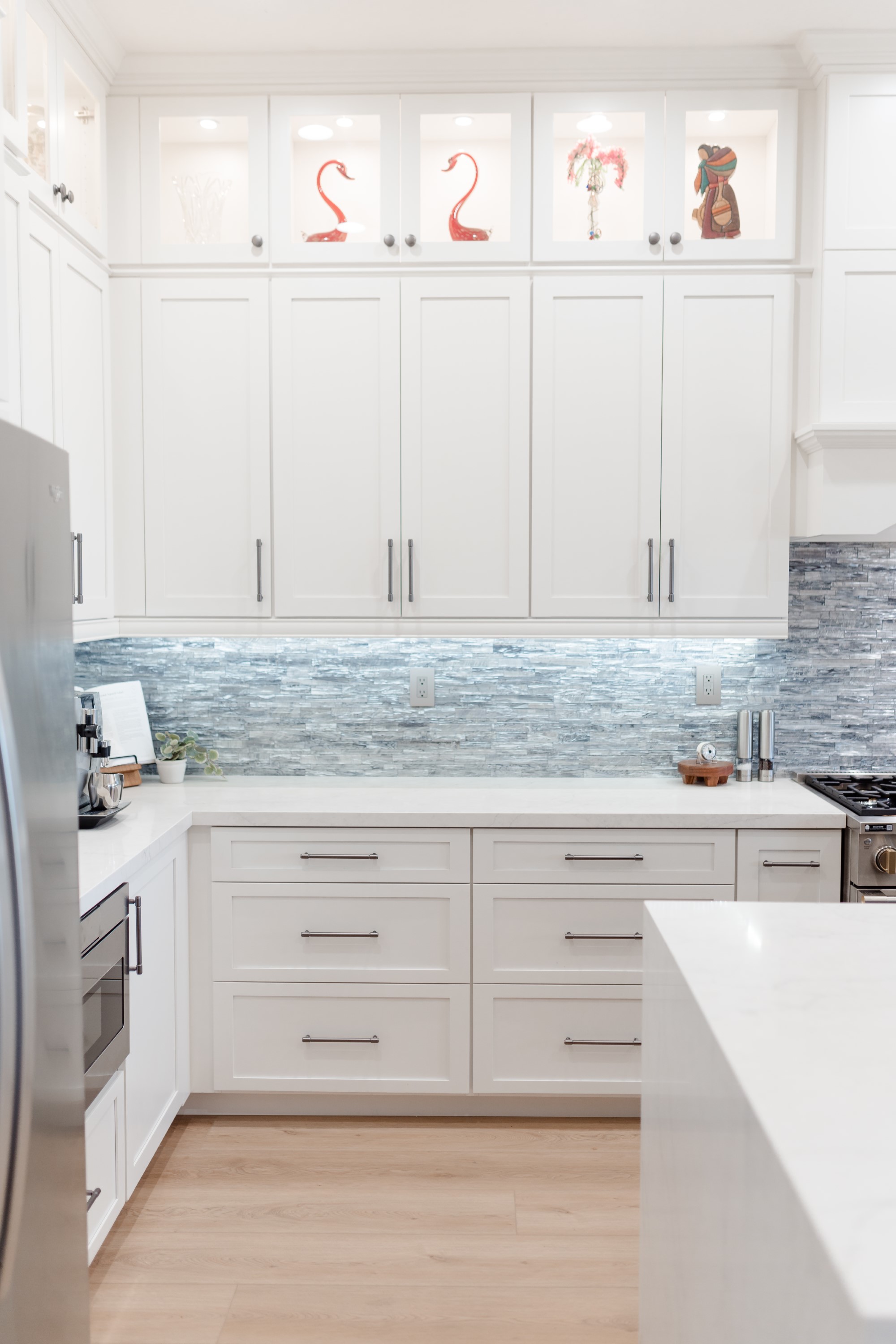Kitchen with Island thumbnail 17