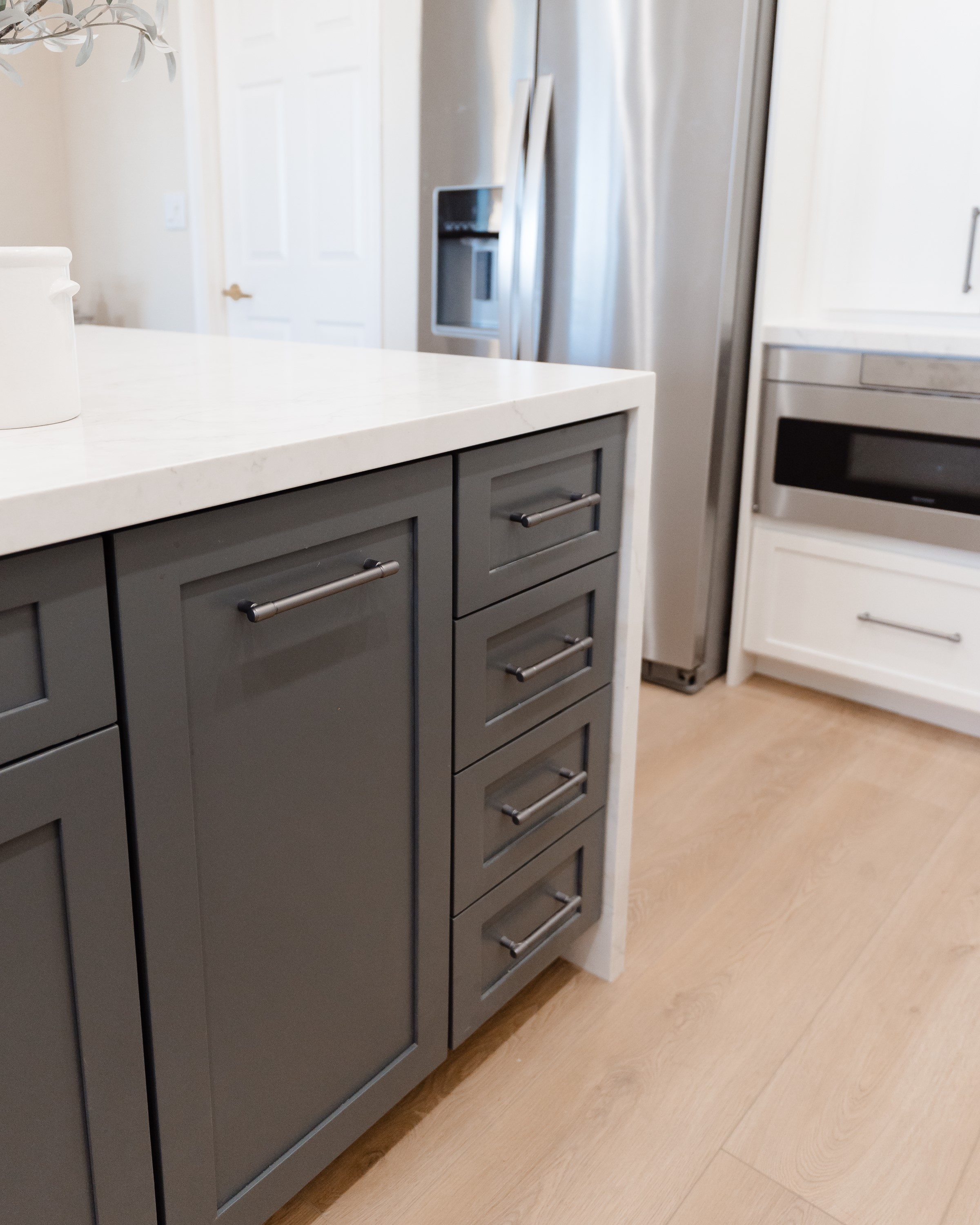 Kitchen with Island thumbnail 30