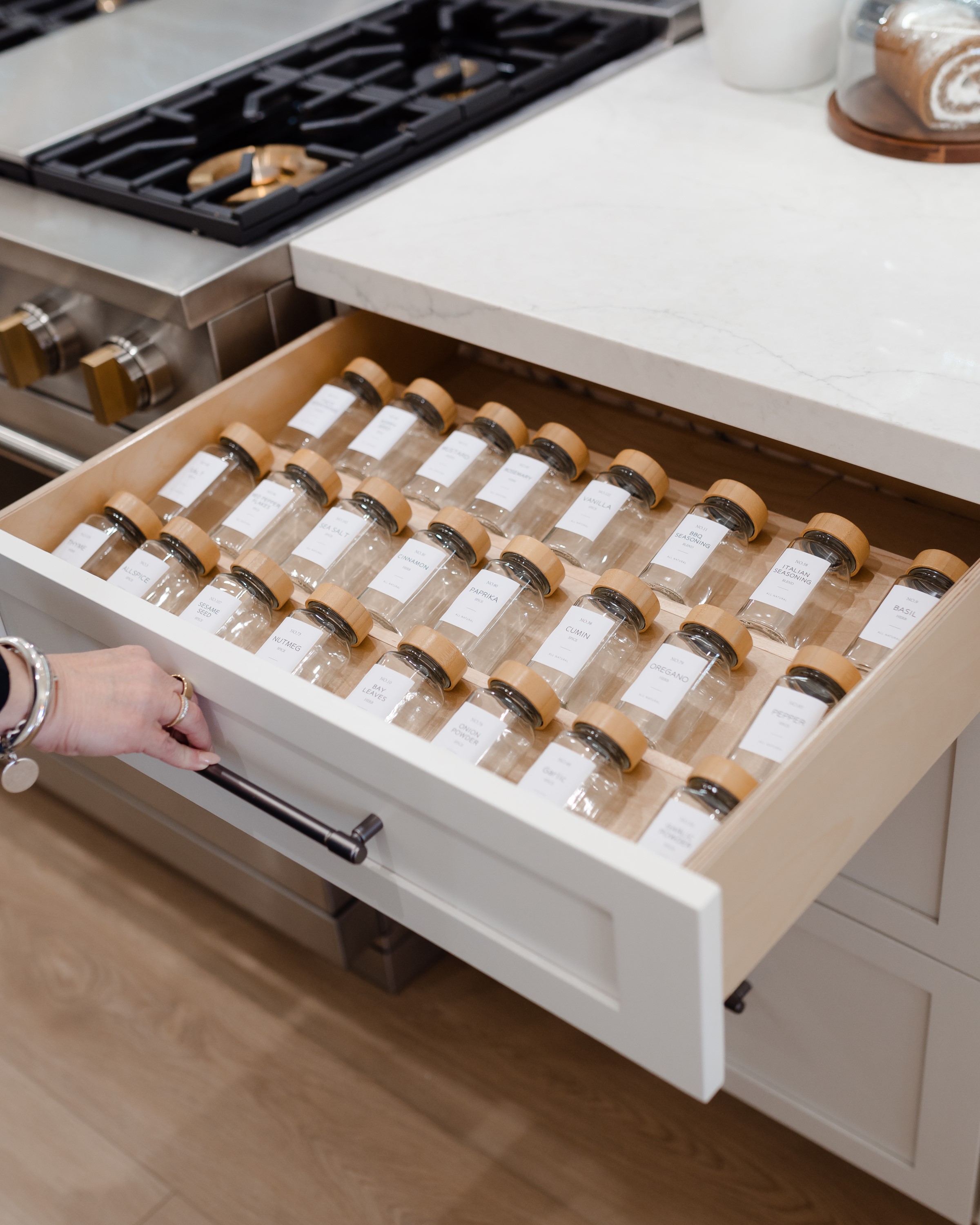 Kitchen with Island thumbnail 32