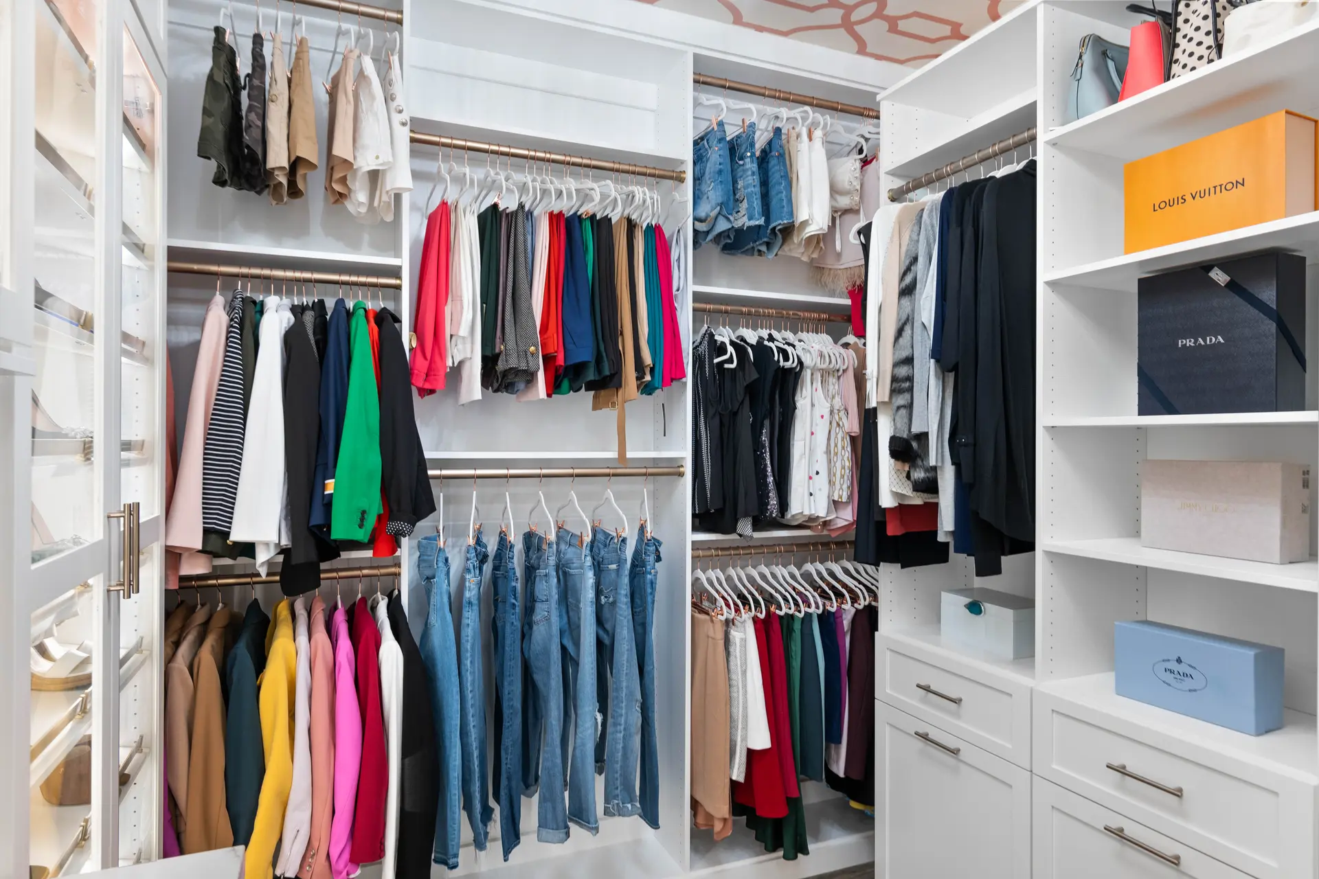 Glam Walk-in Closet thumbnail 2