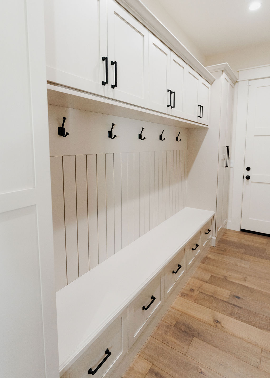 White Mudroom Storage thumbnail 2