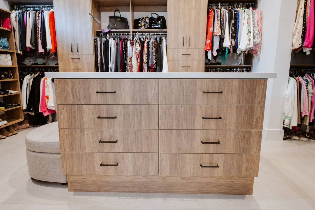 Woodgrain Closet Upgrade thumbnail 5