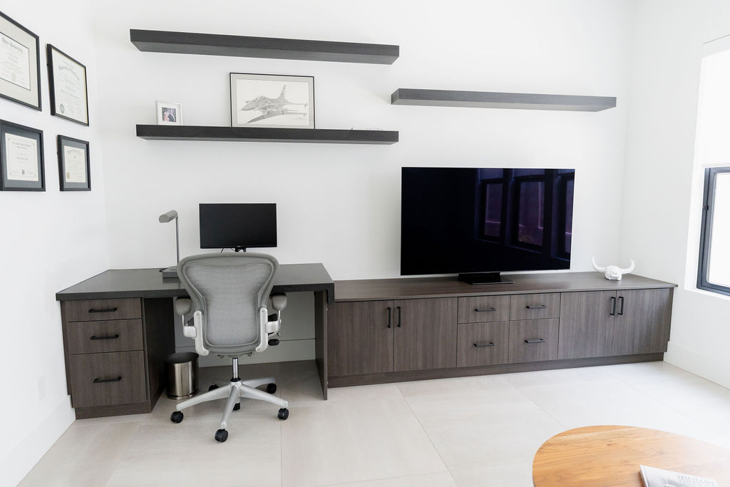 Minimal Modern Home Office - image 1
