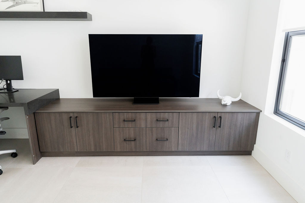 Minimal Modern Home Office thumbnail 12