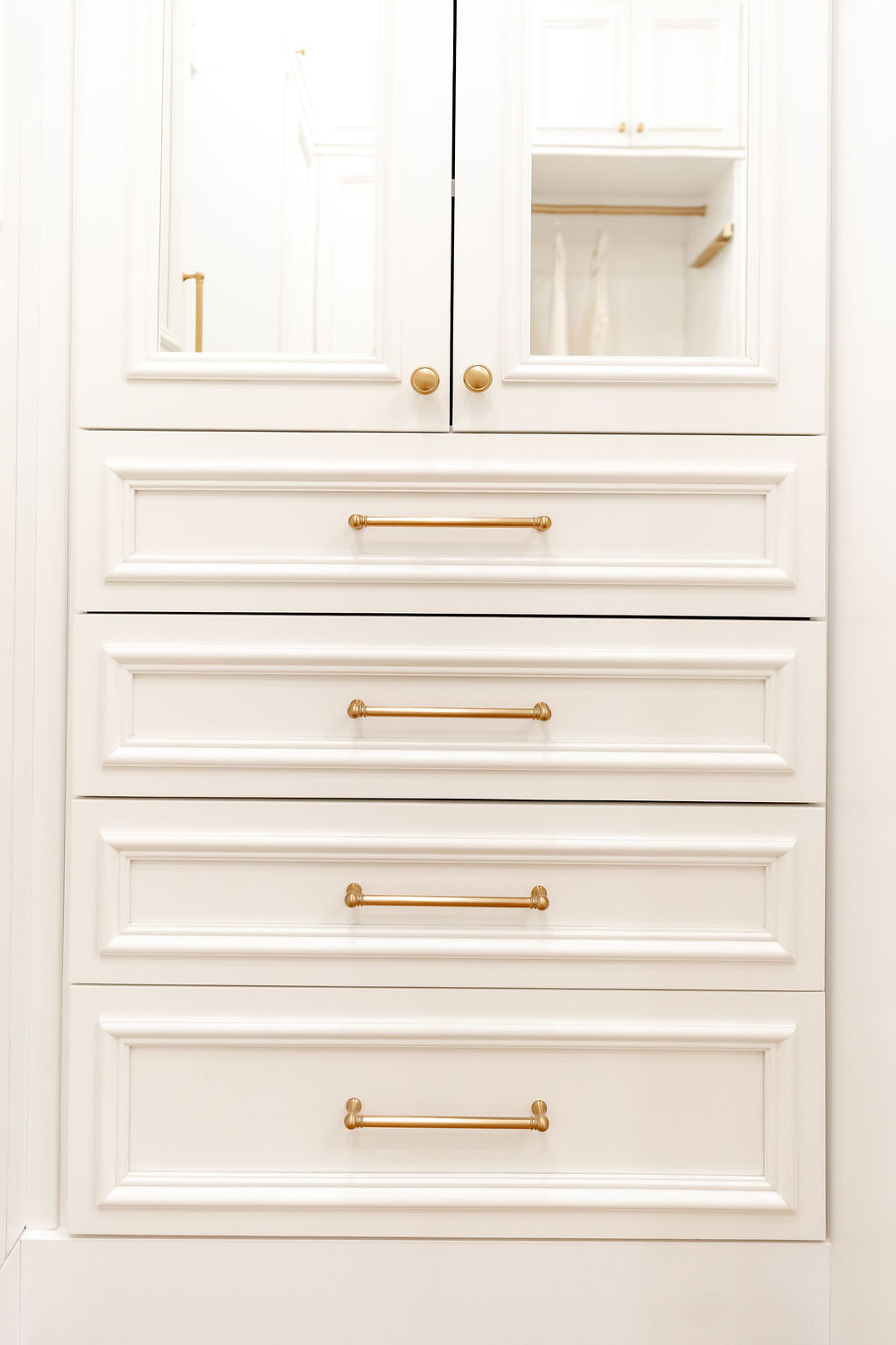 Mirrored Door Walk In Closet thumbnail 19