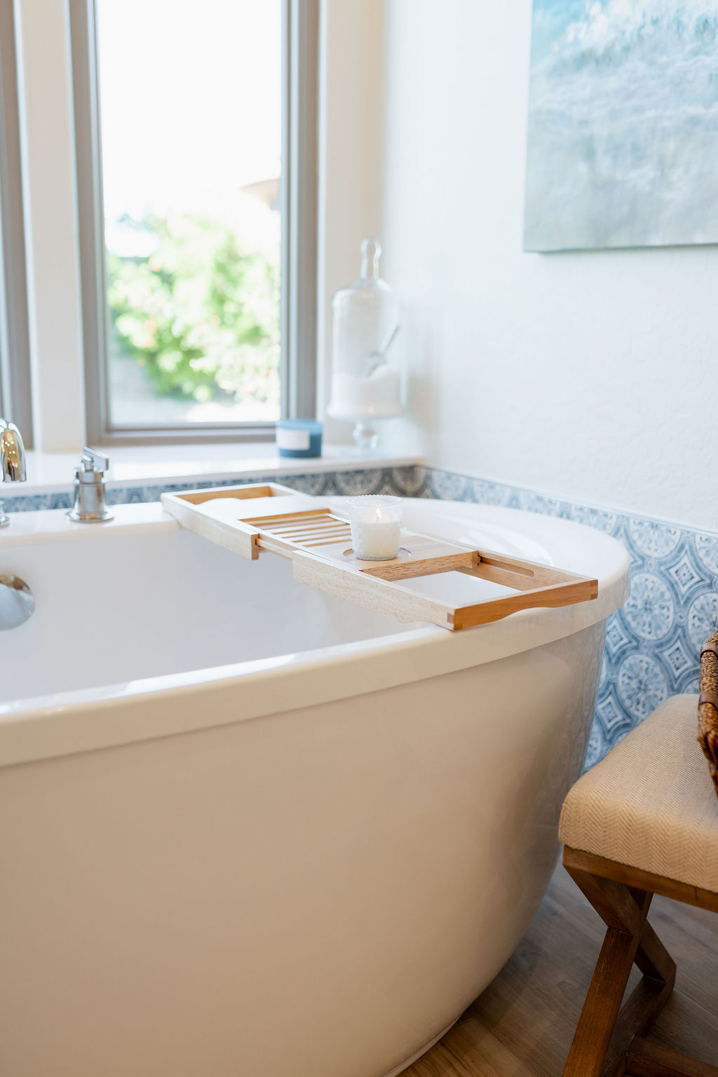 Ocean-Inspired Luxury Bathroom thumbnail 2