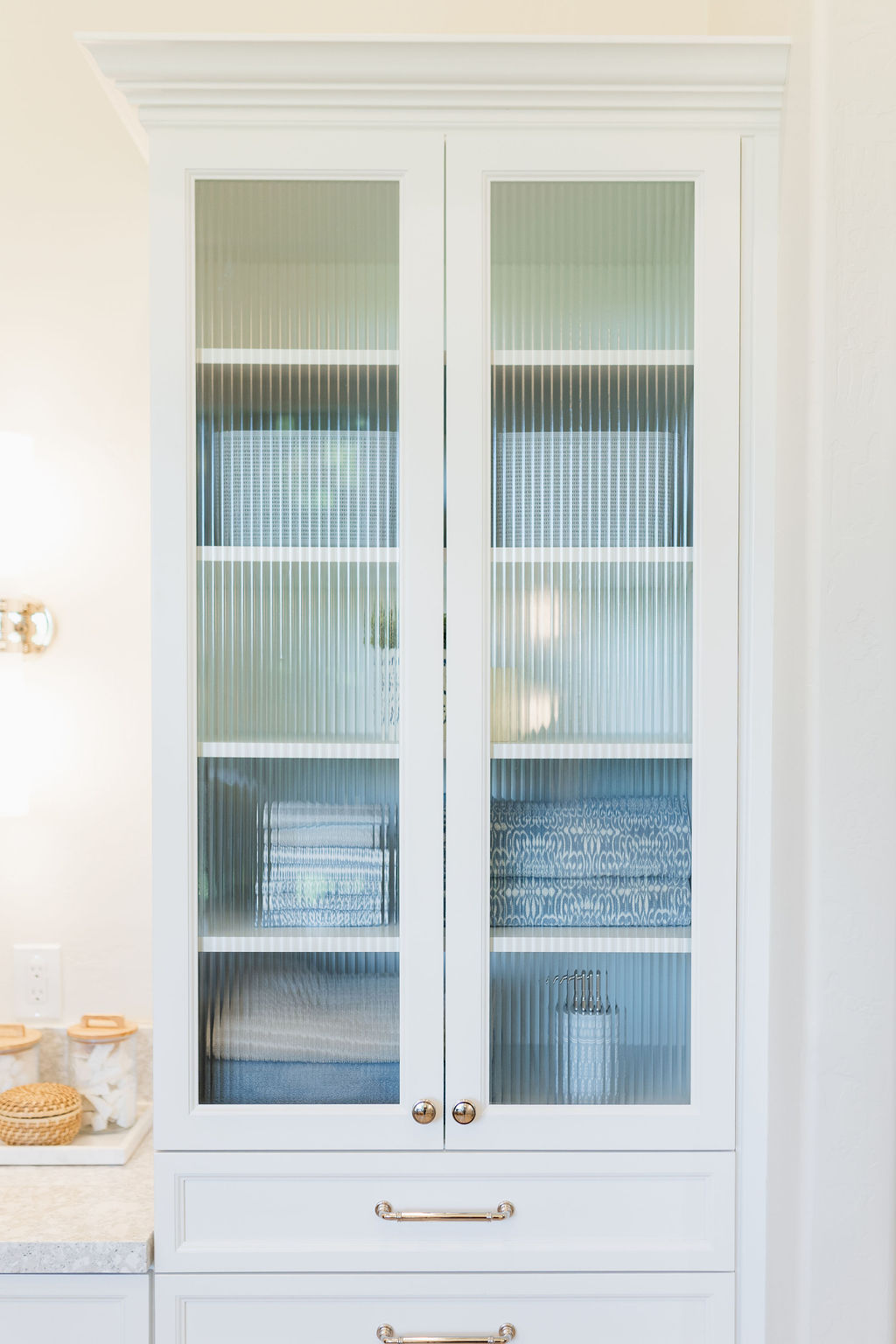 Ocean-Inspired Luxury Bathroom thumbnail 4