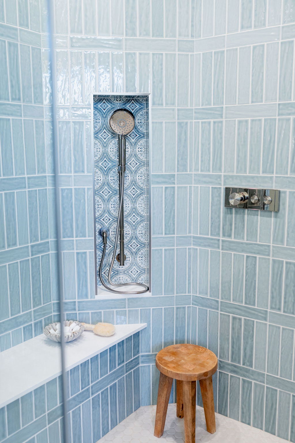Ocean-Inspired Luxury Bathroom thumbnail 5