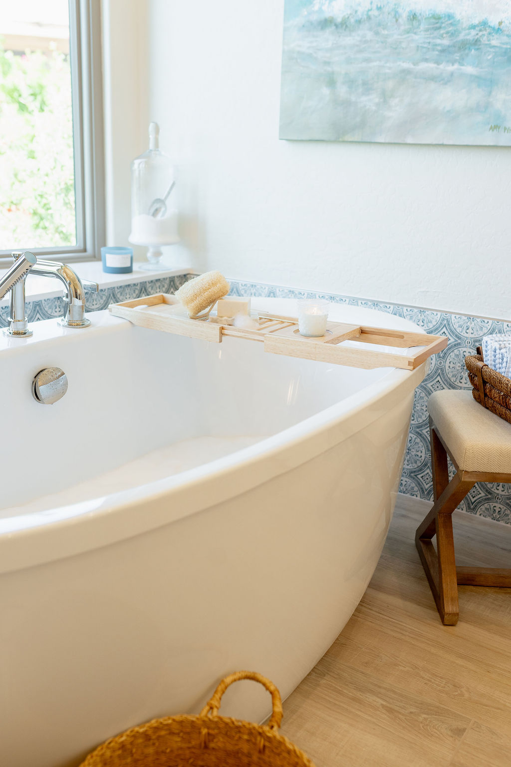 Ocean-Inspired Luxury Bathroom thumbnail 11