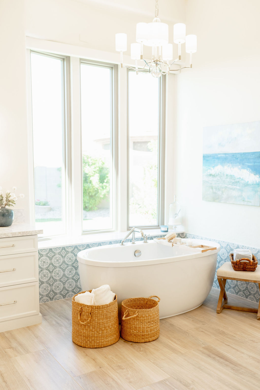 Ocean-Inspired Luxury Bathroom thumbnail 13