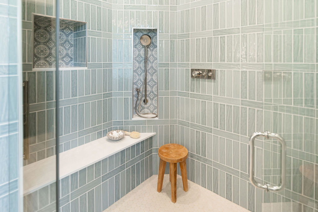 Ocean-Inspired Luxury Bathroom thumbnail 14