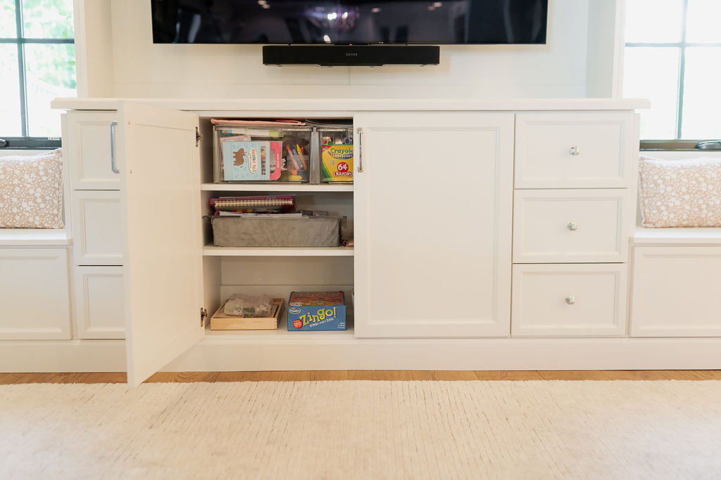 Winter White Media Wall with Seating thumbnail 5