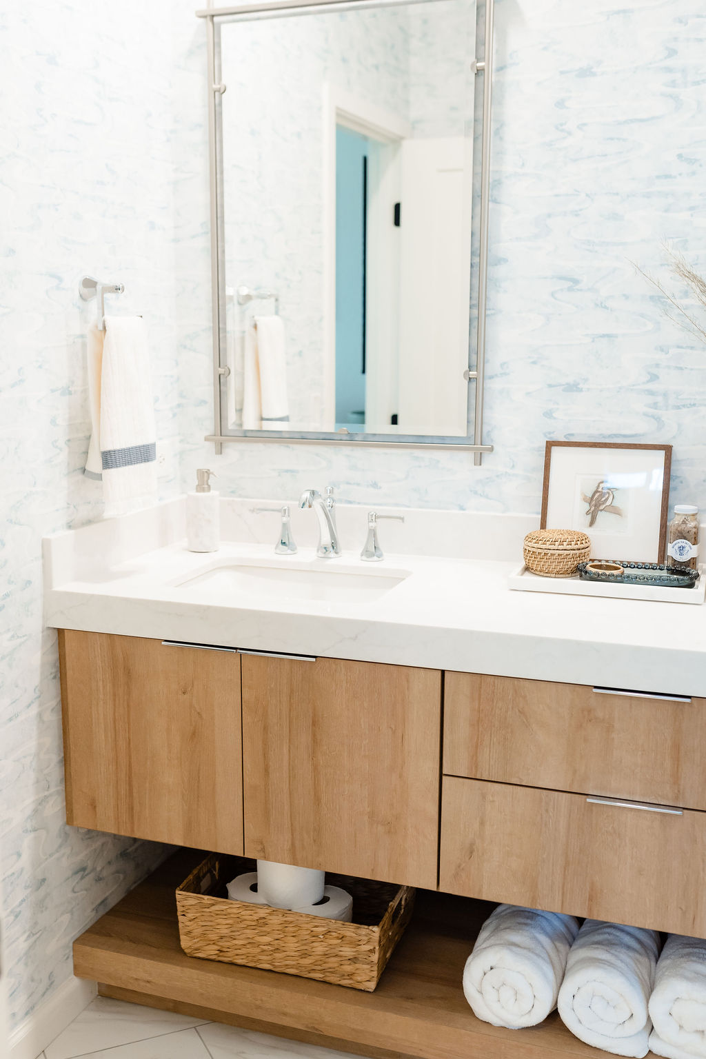 Luxury Summer Oak Bathroom thumbnail 3