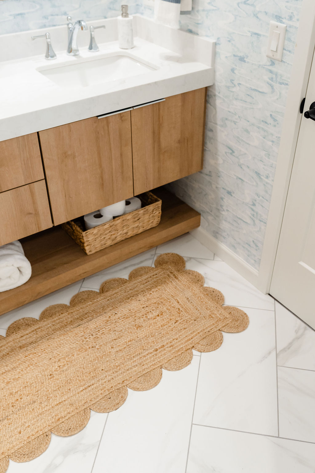 Luxury Summer Oak Bathroom thumbnail 9