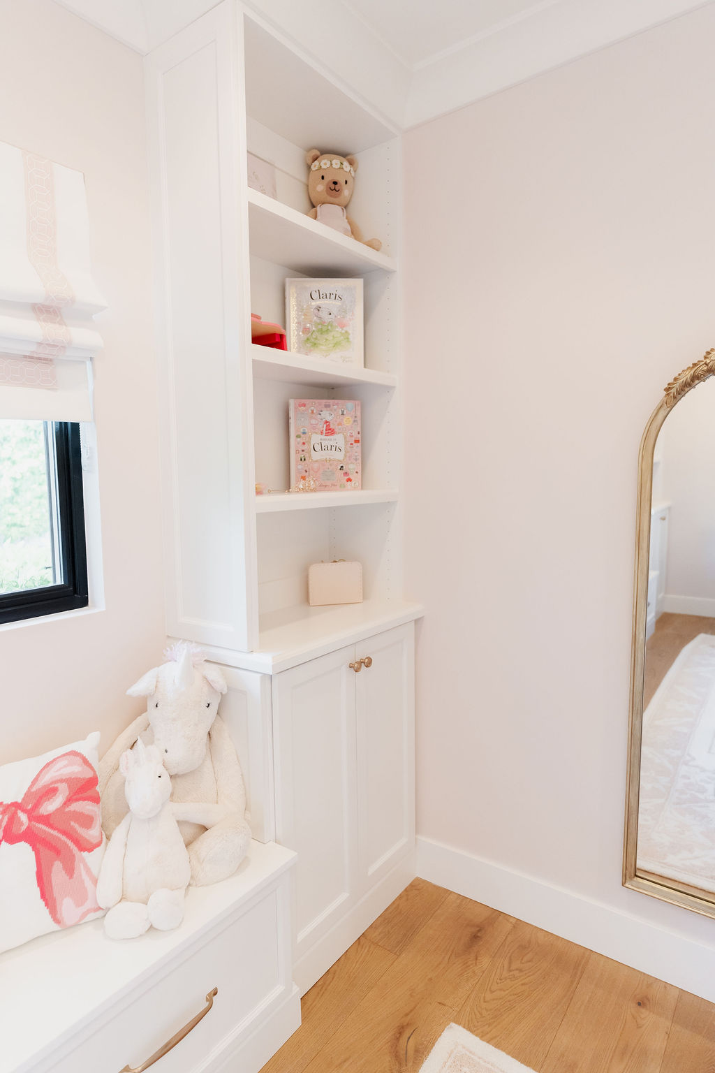 Charming Girls’ Playroom thumbnail 5