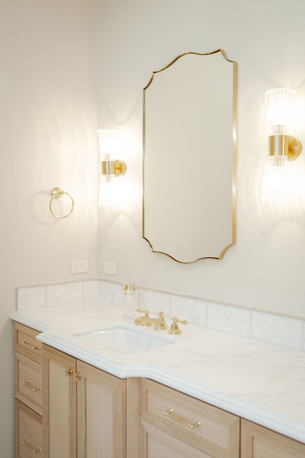 Gold Accent Bathroom thumbnail 5