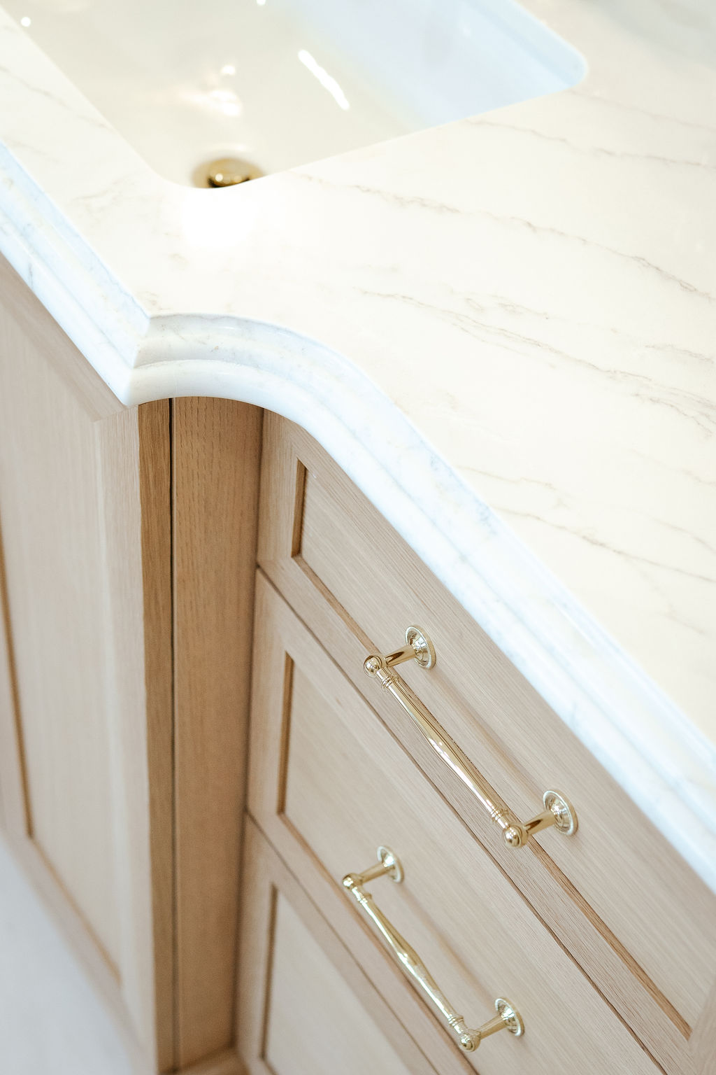 Gold Accent Bathroom thumbnail 6