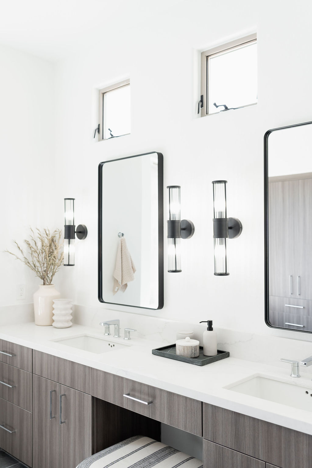 Modern Spa Day Bathroom thumbnail 8