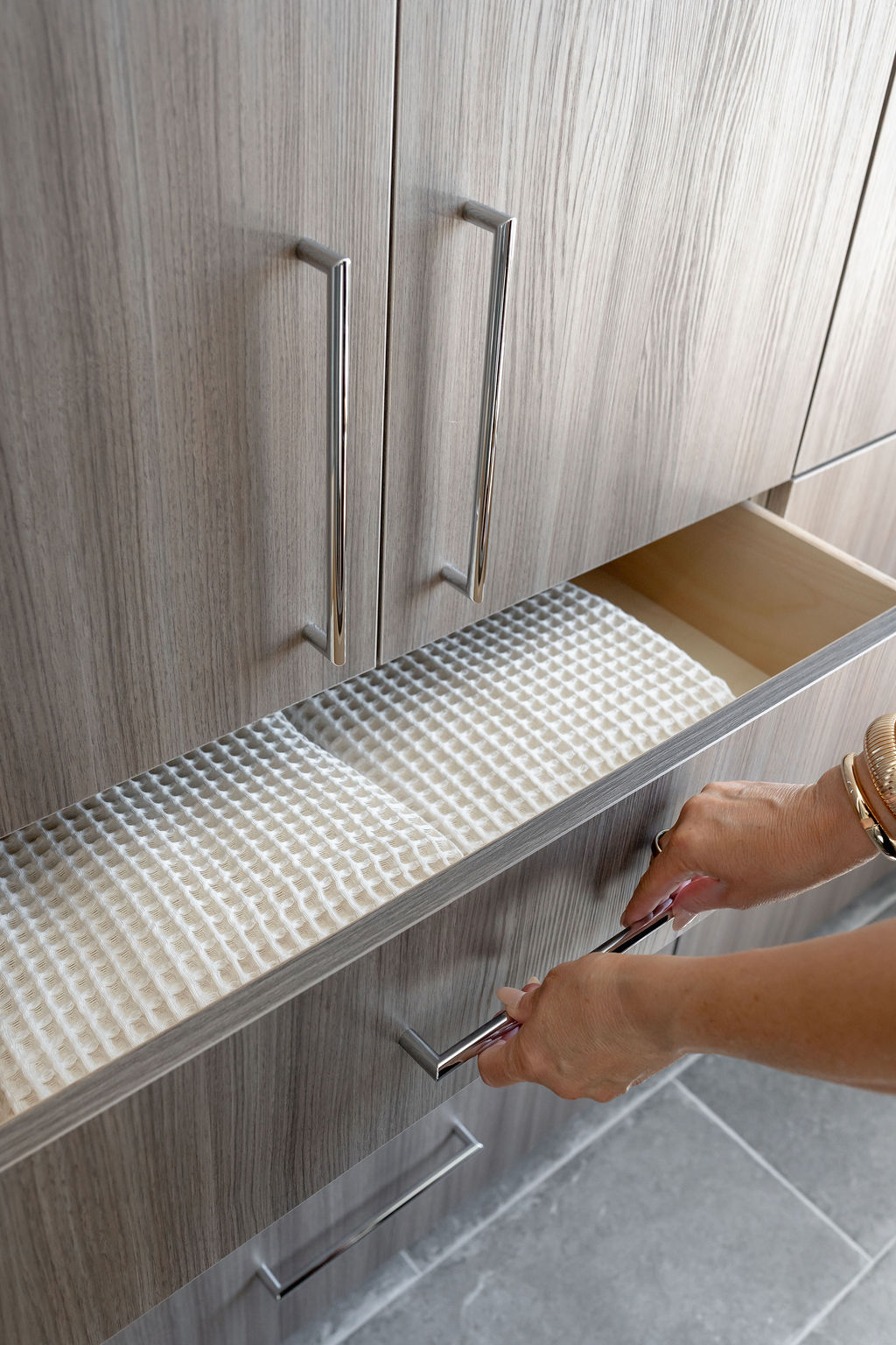 Modern Spa Day Bathroom thumbnail 14