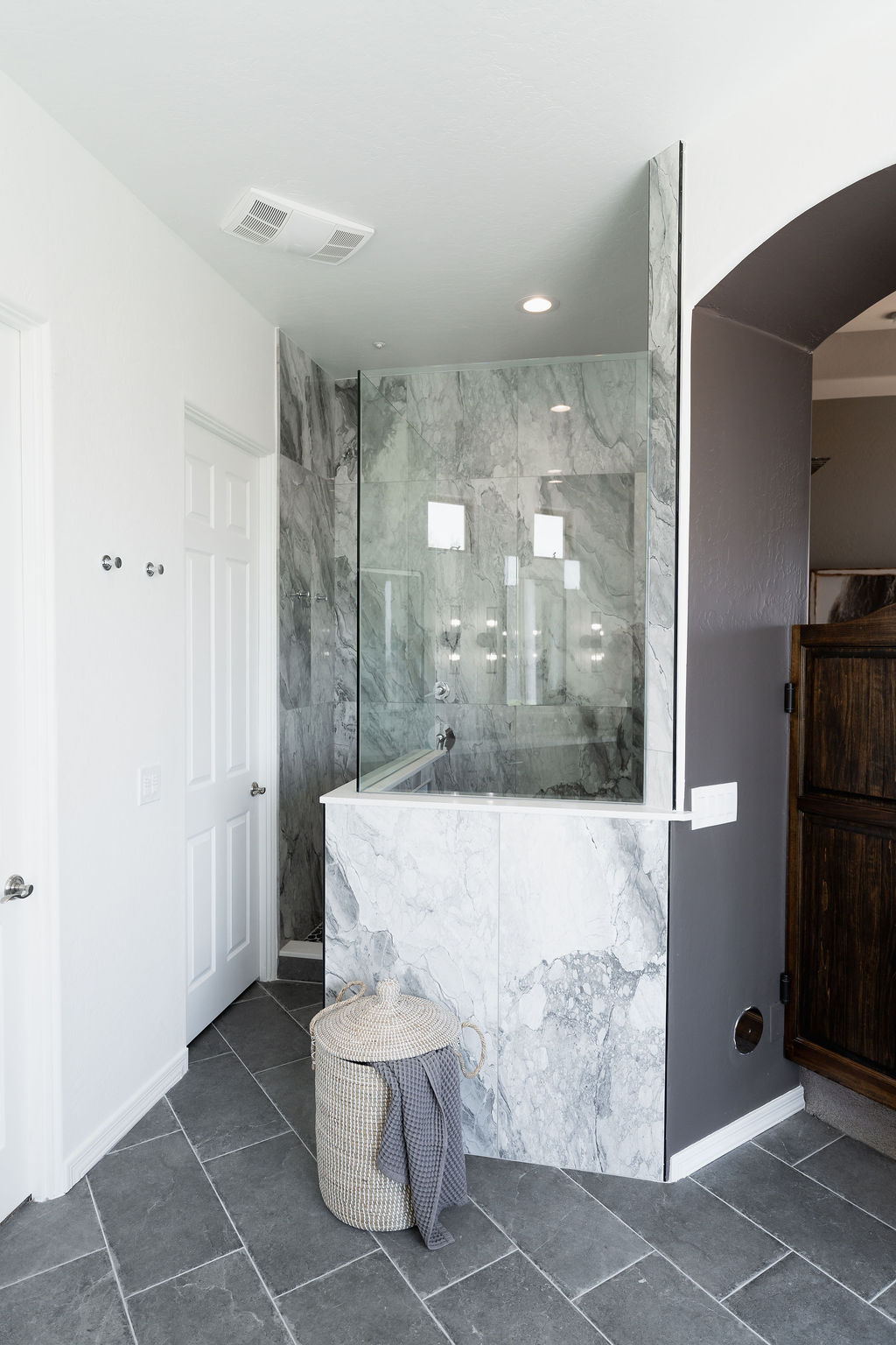 Modern Spa Day Bathroom thumbnail 15