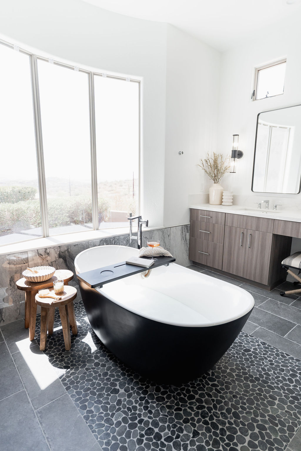 Modern Spa Day Bathroom thumbnail 18