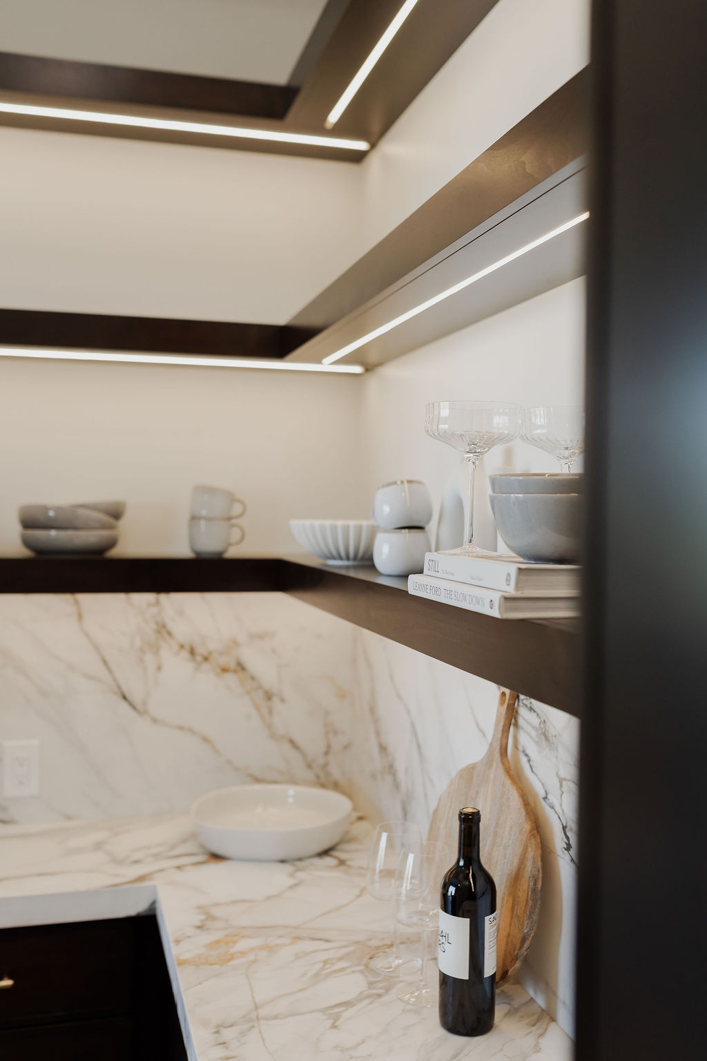 Luxurious Contrasting Pantry thumbnail 2
