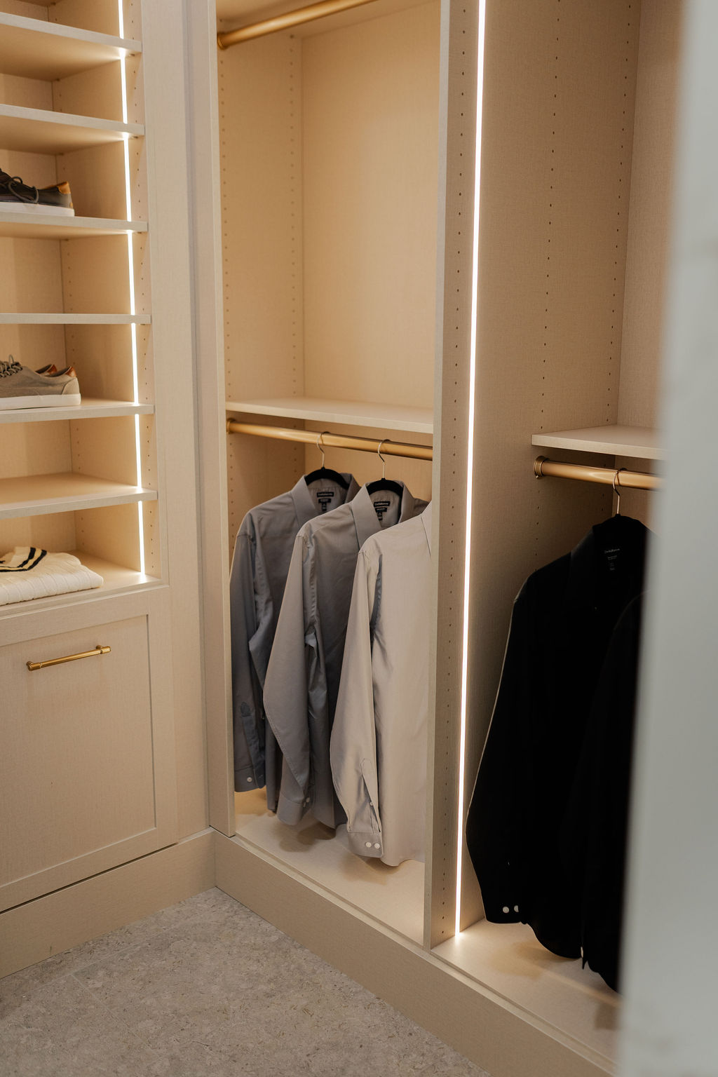His Luxury Closet thumbnail 8
