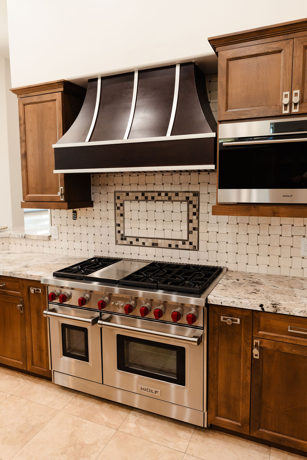 Tuscan Traditional Kitchen thumbnail 16